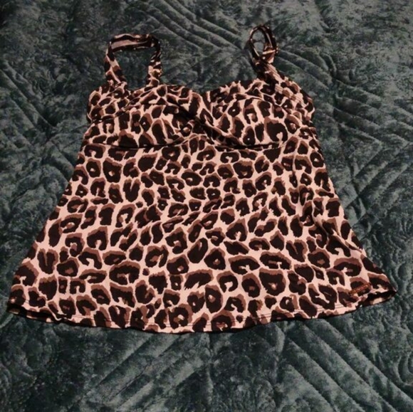 Size 10 Liz Claiborne swim top - Picture 1 of 4
